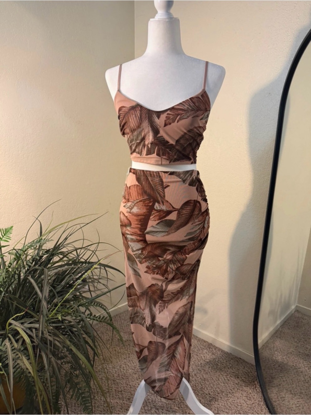 Women's Palm-Print Midi Skirt in Tan and Brown